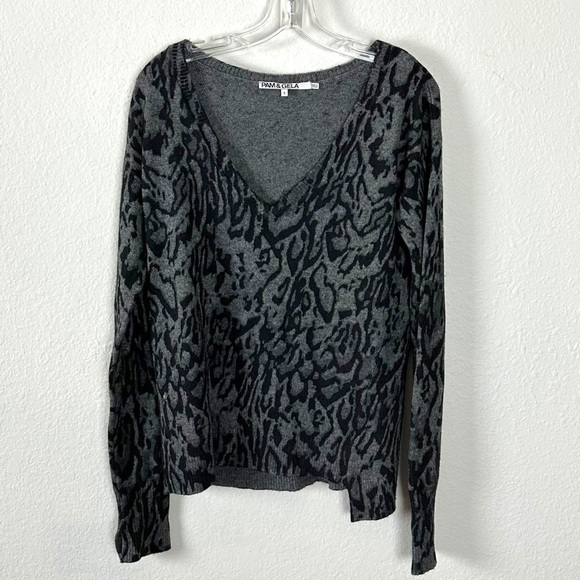 PAM & GELA Juicy Couture V Neck Cashmere Wool Sweater Size Small Black Leopard - Picture 12 of 15